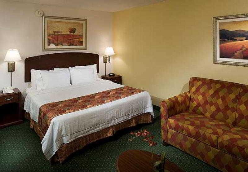 Courtyard By Marriott Wichita East Hotell Eksteriør bilde