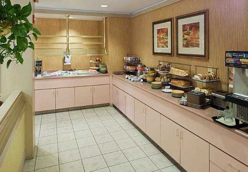 Courtyard By Marriott Wichita East Hotell Eksteriør bilde